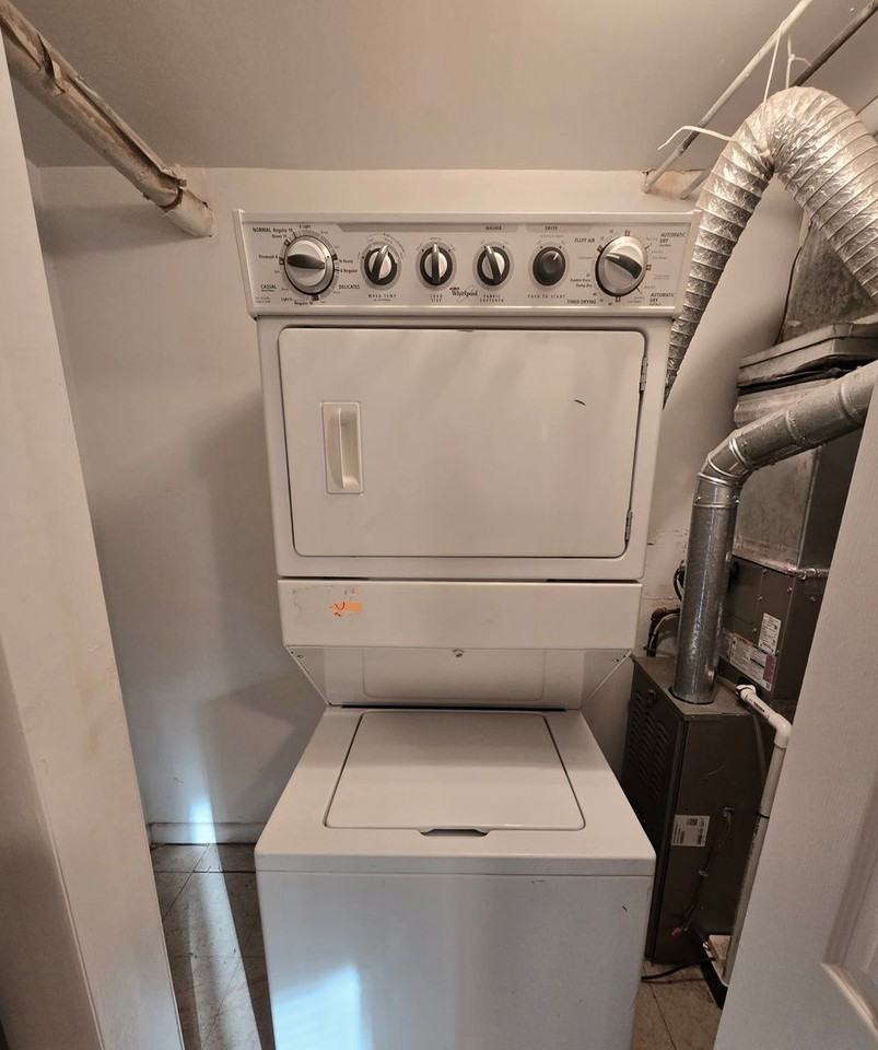 Brooke Court Apartments - Photo 6 of 26