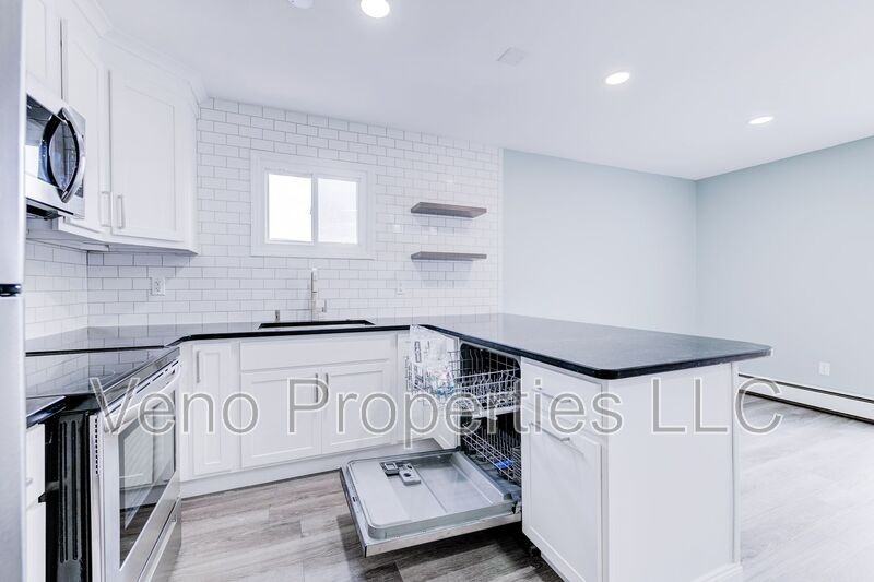 13 Bancker Ave #1 - Photo 5 of 18