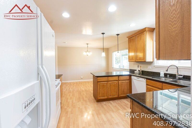 1050 Oaktree Dr - Photo 7 of 27