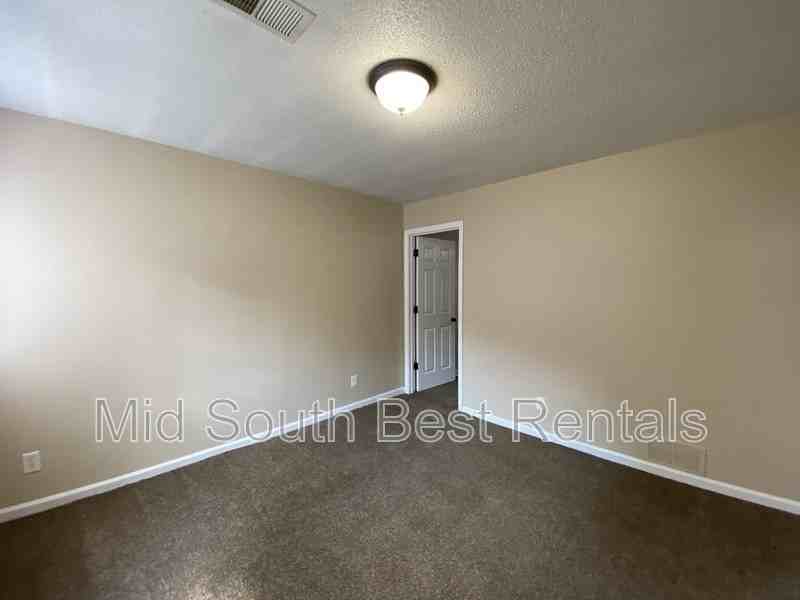 1679 Lapaloma St - Photo 7 of 11