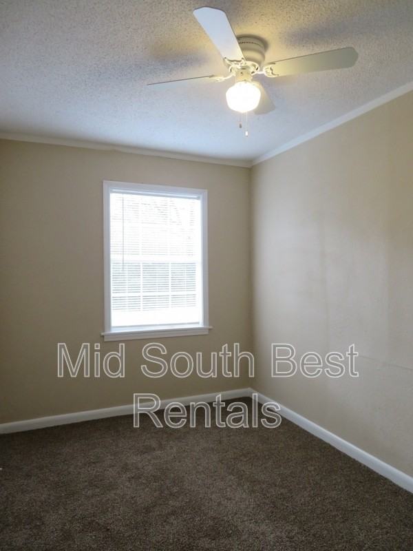 747 Par Ave - Photo 5 of 7