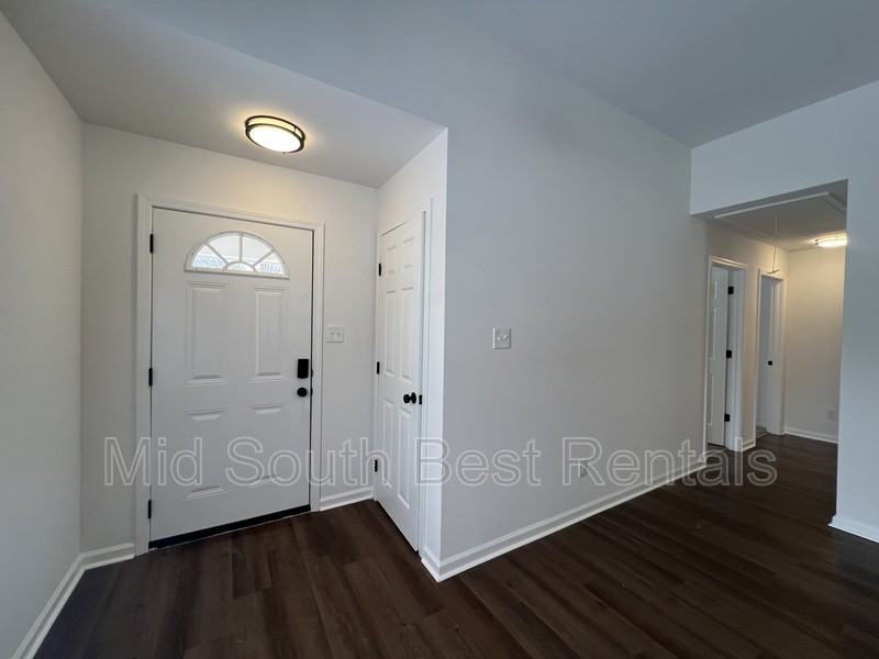 939 Dawn Dr - Photo 3 of 18