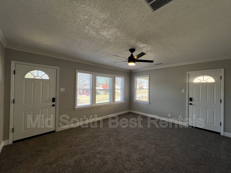 679 E Frank Ave - Photo 2 of 14