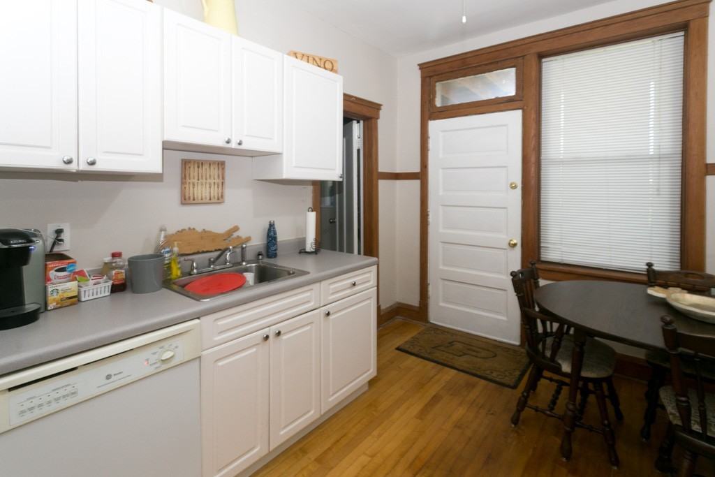 3606 W Grace St #1 - Photo 3 of 18