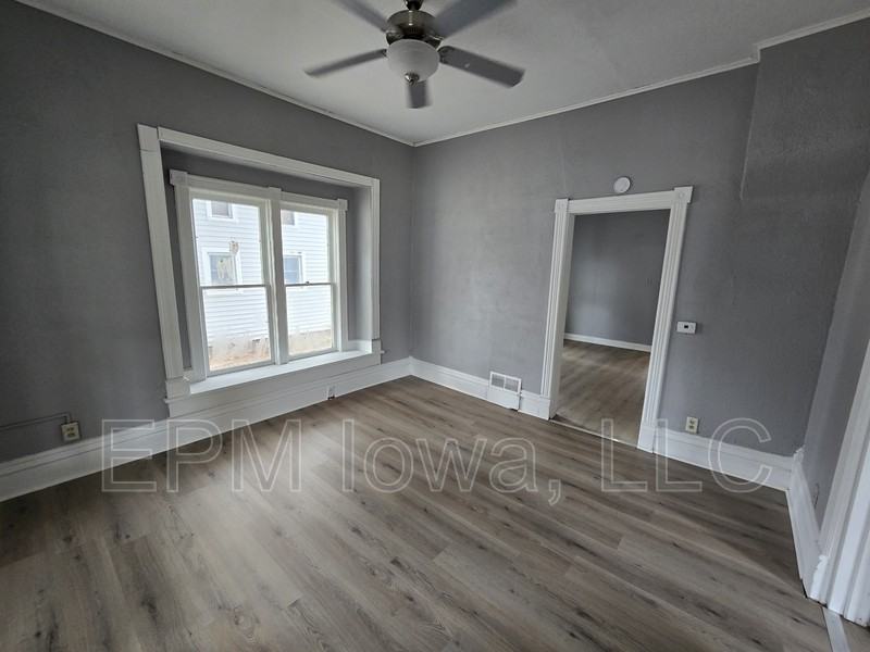 714 W 1st St - Photo 5 of 27