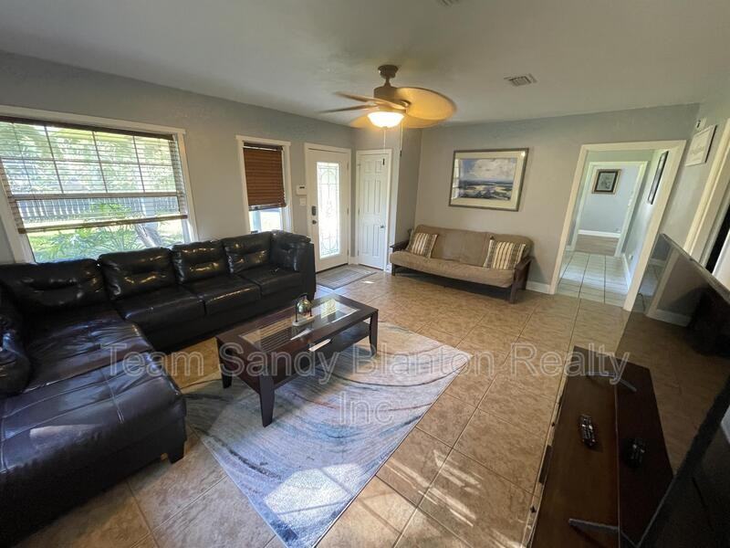 4950 Martha Ave - Photo 6 of 11