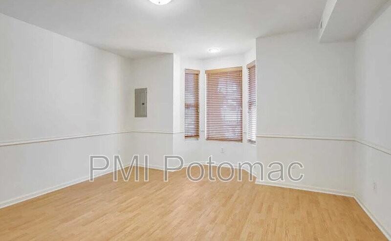 729 10th St Ne - Photo 2 of 15