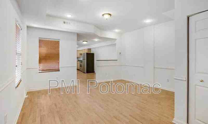 729 10th St Ne - Photo 3 of 15