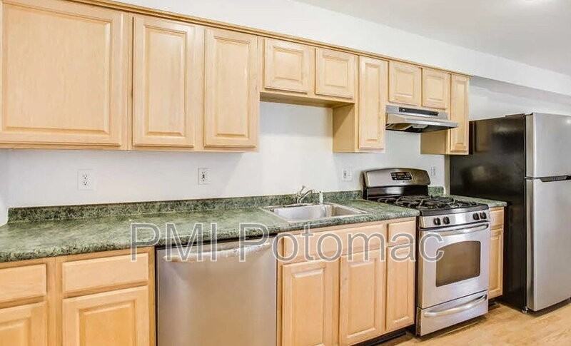 729 10th St Ne - Photo 5 of 15