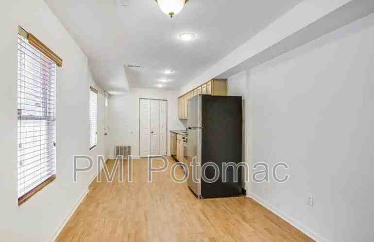 729 10th St Ne - Photo 7 of 15