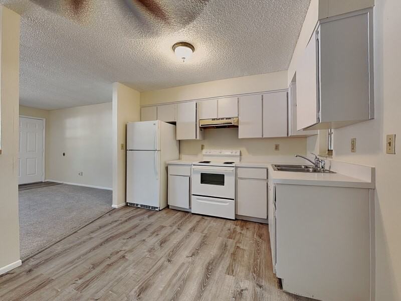 15696 Bolesta Rd #B - Photo 5 of 16