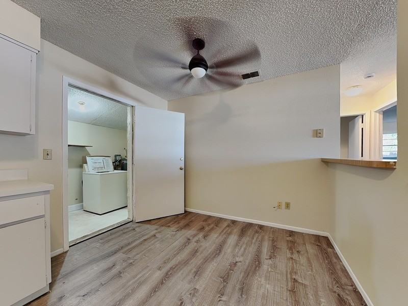 15696 Bolesta Rd #B - Photo 6 of 16