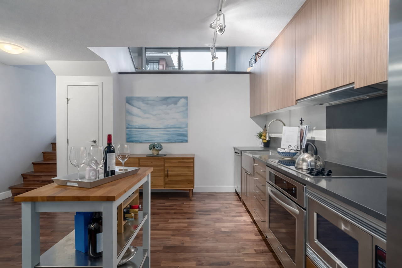 232 East 6th Avenue - Photo 2 of 18