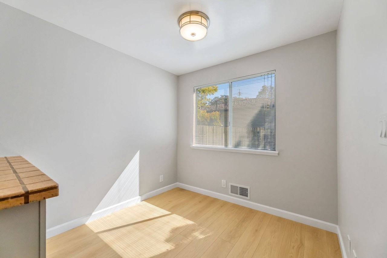 487 S Taaffe St - Photo 4 of 9