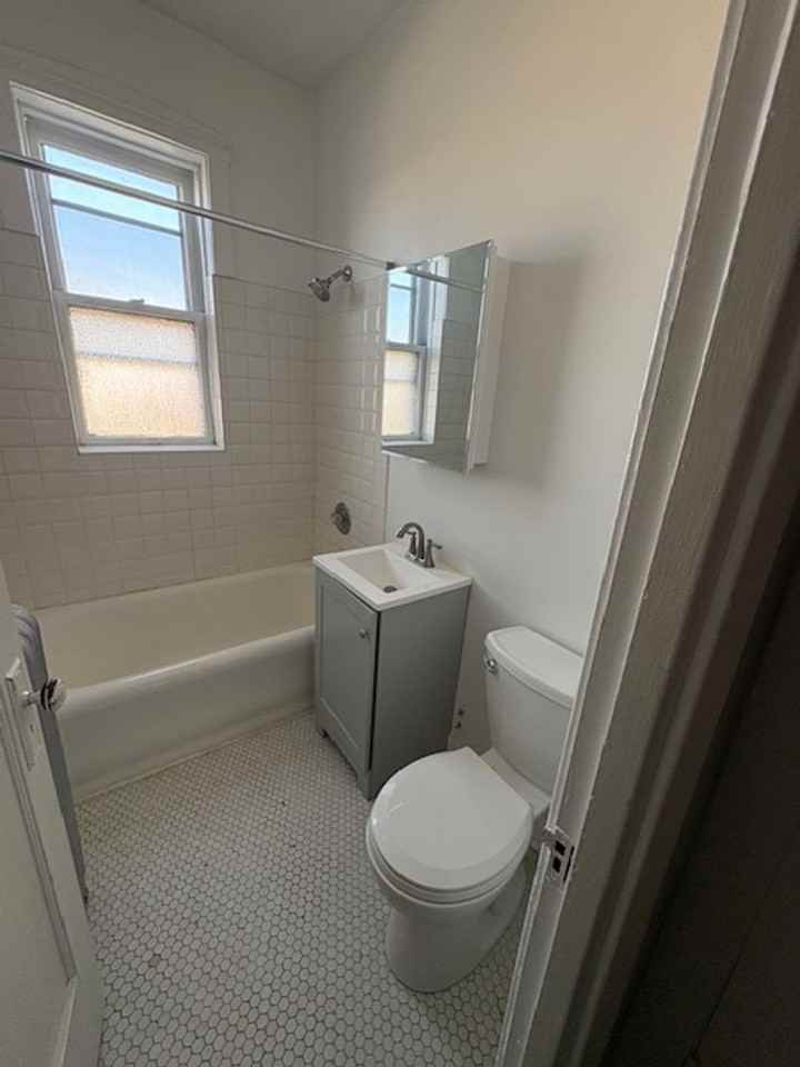 Lexington Oak Park, LLC - Photo 6 of 10