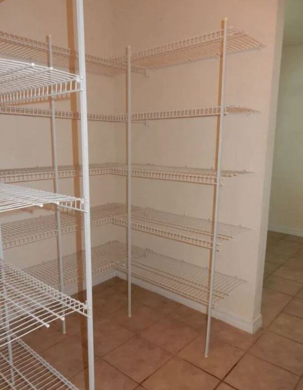 604 E Shipwreck Rd - Photo 2 of 9