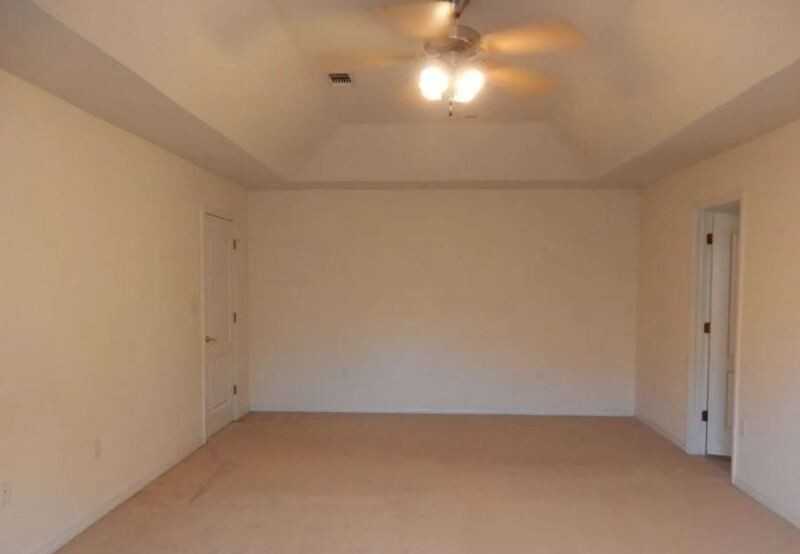 604 E Shipwreck Rd - Photo 3 of 9