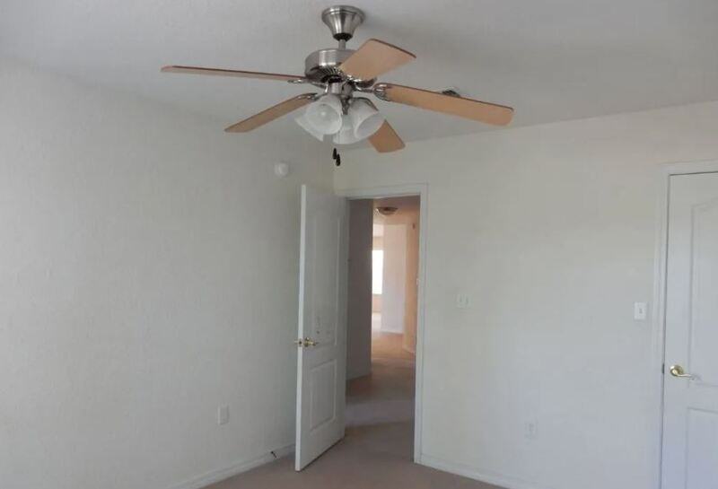 604 E Shipwreck Rd - Photo 6 of 9