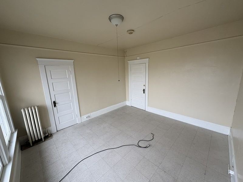 605 Se Mosher Ave #2 - Photo 5 of 16