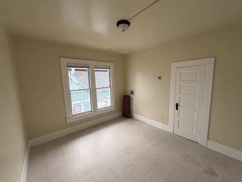 605 Se Mosher Ave #2 - Photo 7 of 16