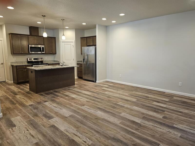 5724 Ne 58th Way - Photo 3 of 28