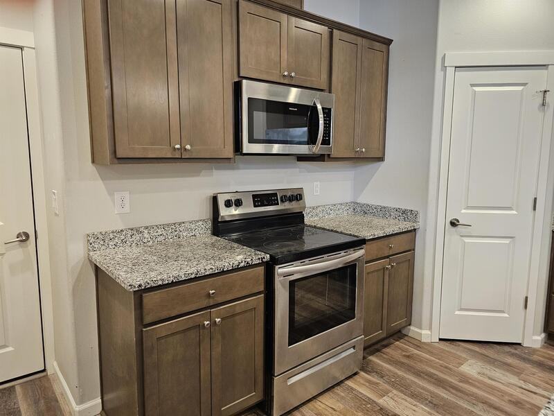 5724 Ne 58th Way - Photo 4 of 28