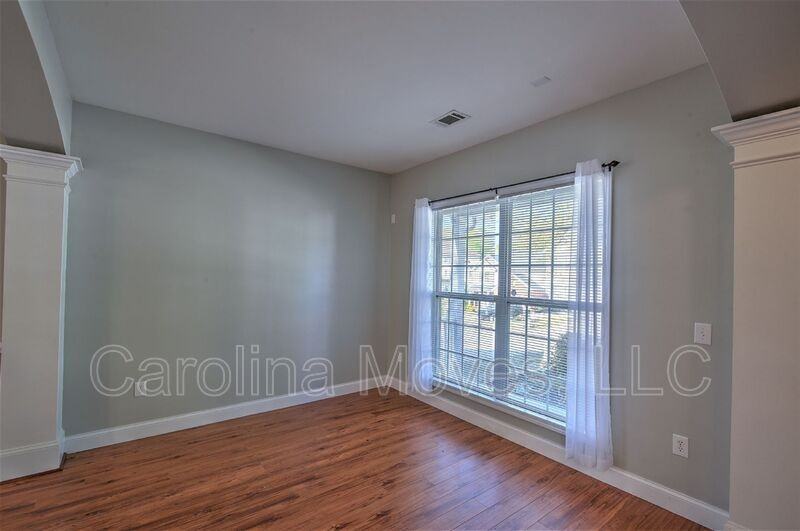 823 Terrace Creek Dr - Photo 3 of 30