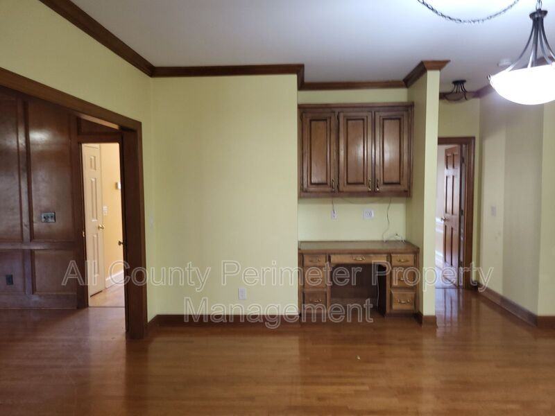 2438 Kings Arms Dr Ne - Photo 7 of 20