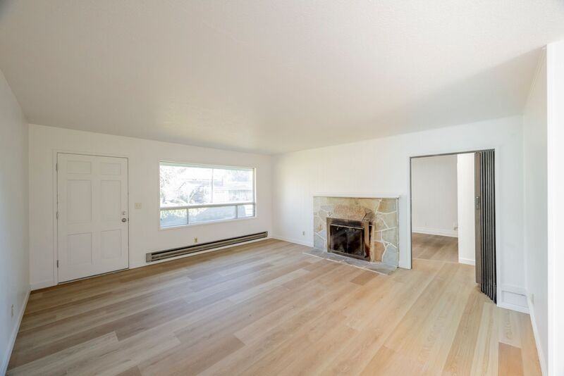 2545 Nw 111th Ave - Photo 3 of 25