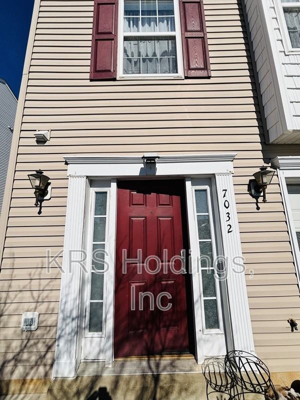 7032 Wytheville Cir - Photo 3 of 31