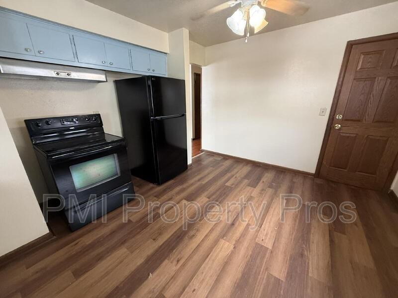 5728 N 98th St - Photo 7 of 22