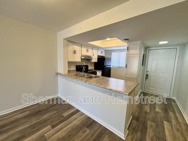 607 Windsong Cir - Photo 3 of 12