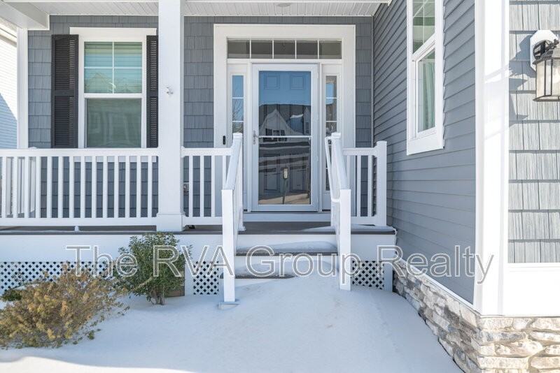 5025 Rivermere Ln - Photo 2 of 50