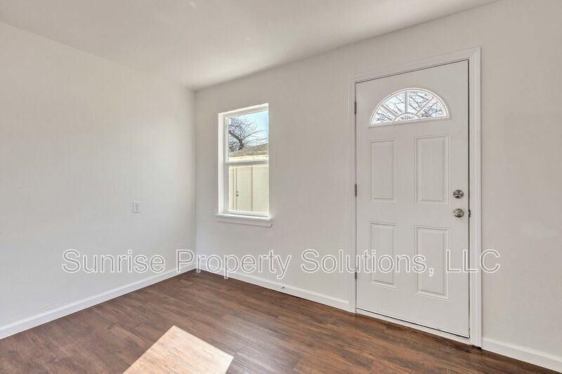 300 Se 48th St - Photo 7 of 17