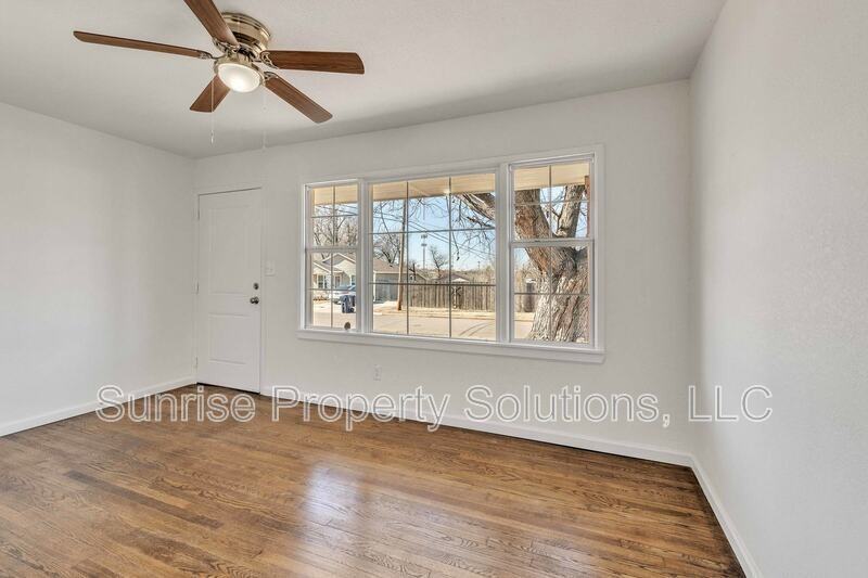 4908 S Stiles Ave - Photo 3 of 13