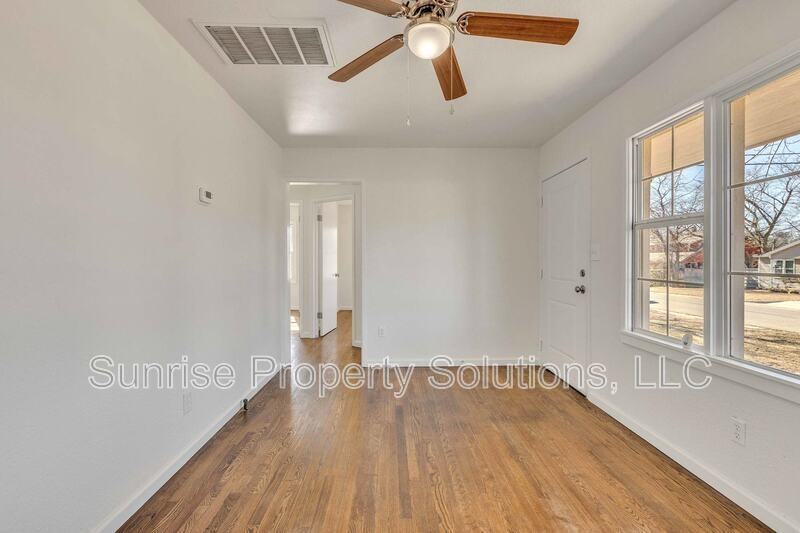 4908 S Stiles Ave - Photo 4 of 13