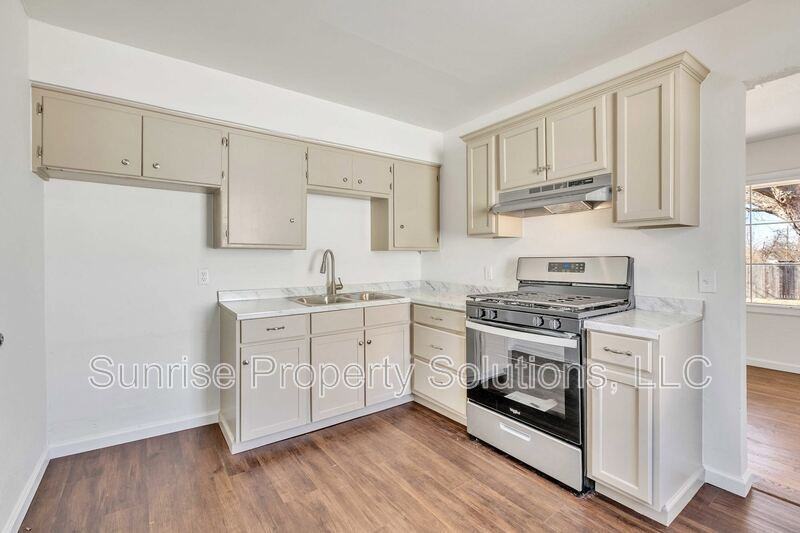 4908 S Stiles Ave - Photo 5 of 13