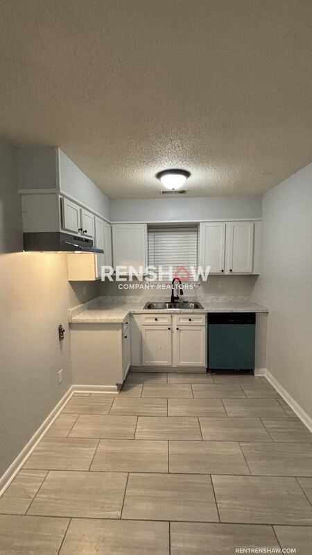 1532 Silver St - Photo 4 of 16