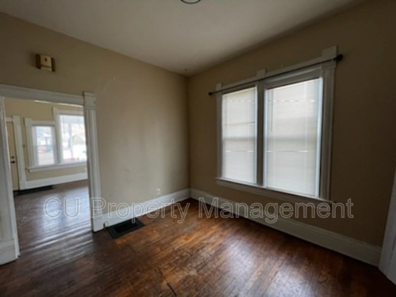 603 W Union St - Photo 2 of 5