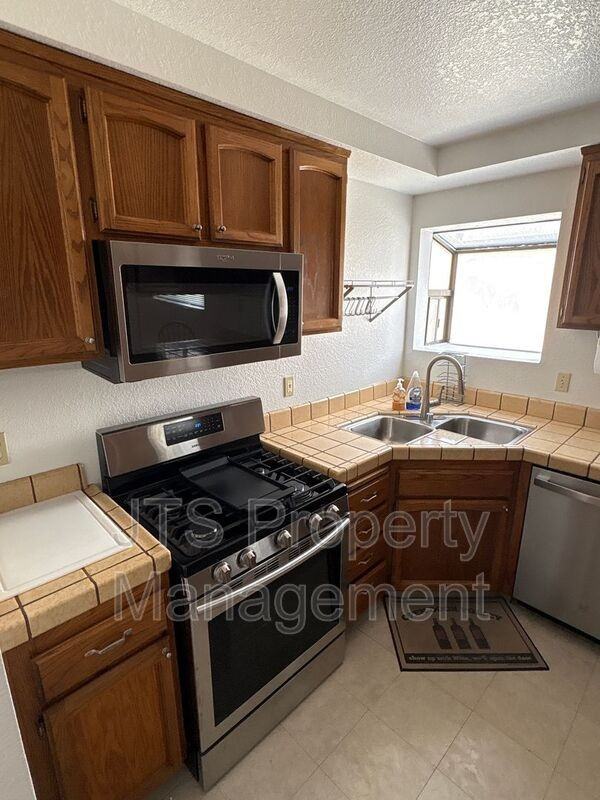 7417 Auburn Oaks Ct #R - Photo 3 of 12