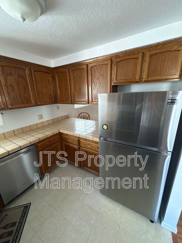 7417 Auburn Oaks Ct #R - Photo 4 of 12