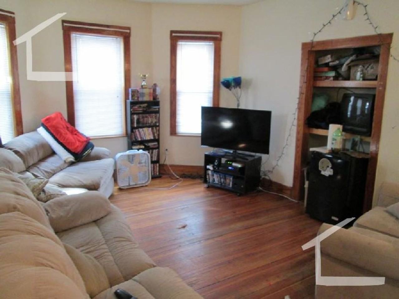 344 Faneuil St - Photo 3 of 33
