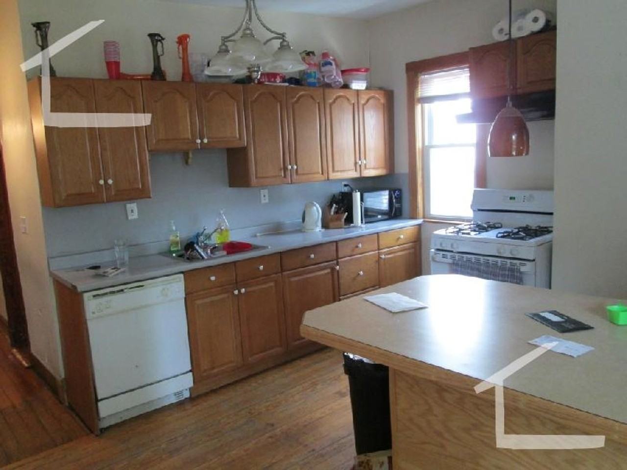 344 Faneuil St - Photo 5 of 33
