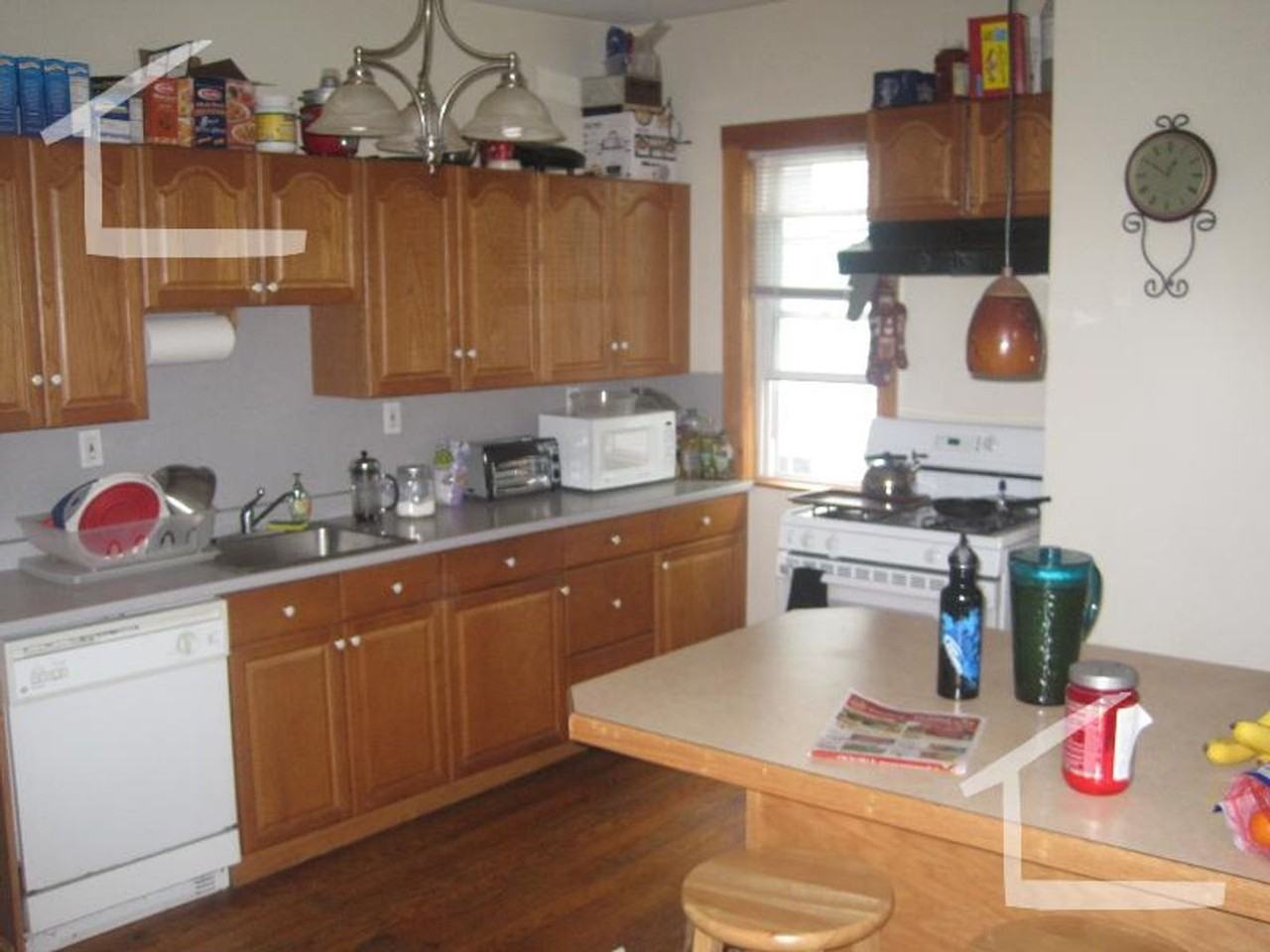 344 Faneuil St - Photo 7 of 33