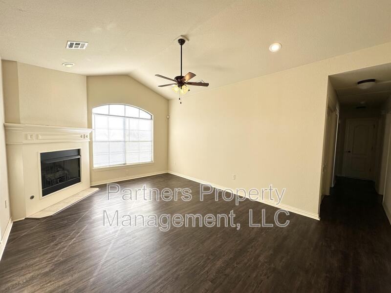 2673 N Miranda Ave - Photo 2 of 19