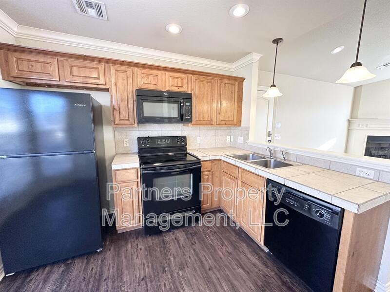 2673 N Miranda Ave - Photo 5 of 19