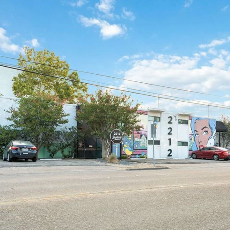 Dream Montrose - Photo 4 of 8