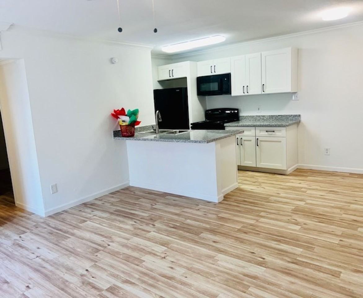 Dream Montrose - Photo 7 of 8