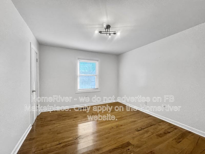 338 Crafton St #3 - Photo 5 of 22