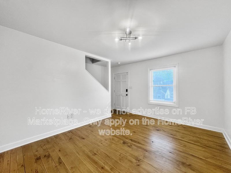 338 Crafton St #3 - Photo 7 of 22